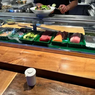 sushi and sashimi, interior