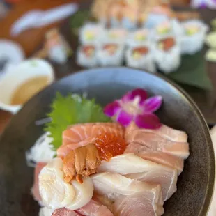 Deluxe chirashi bowl