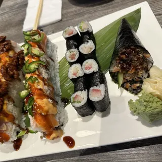 Salmon Skin Hand Roll