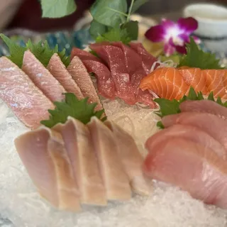 Sashimi Deluxe (20 Pieces)
