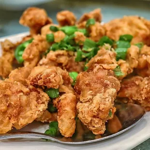 chicken wings and fried chicken, fried chicken wings, food, bbq chicken, chicken wings, poultry, bbq wings, fried chicken, chicken