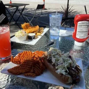 Pulled pork bbq sandwhich with sweet potato fries