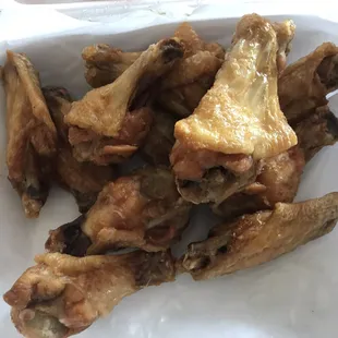 Plain chicken wings (ordered sauce on the side)