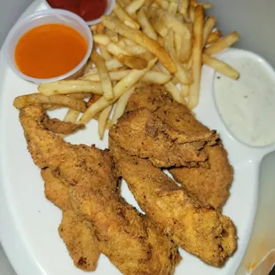 Chicken tender with fries