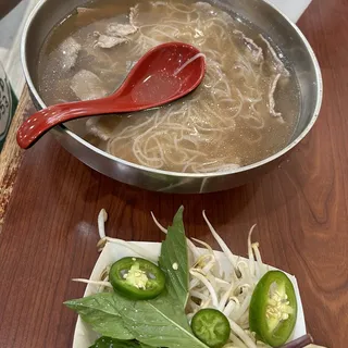 22. Pho Tai (raw)