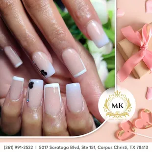 These tiny hearts add a touch of sweetness to your manicure, keeping it effortlessly stylish and cute.