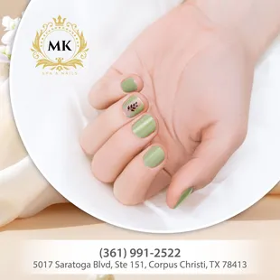 Embrace an autumn-inspired look or create your style statement. Experience nail perfection with us.