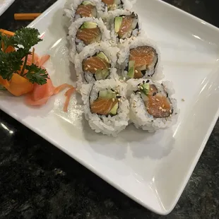 Salmon roll
