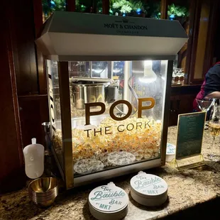 Bauble Bar Holiday Pop-up