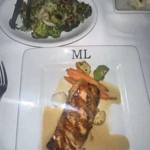 Grilled salmon filet, broccoli and mash