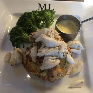 Lobster & Crab Cake Oscar