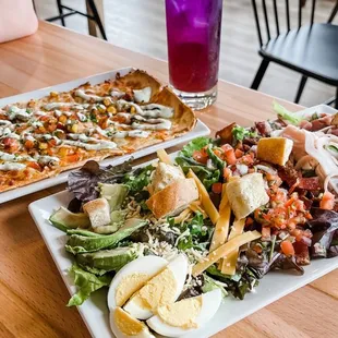 Traders House Salad (front) and Southwest Turkey Flatbread (back)
