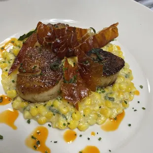 Scallops with crispy prosciutto