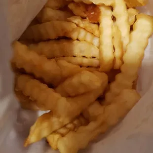 Crinkle cut fries, hot num