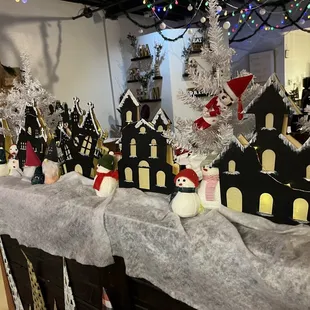 Love the Xmas decor!