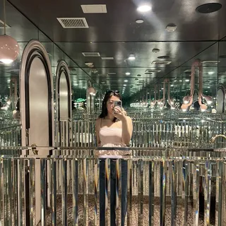 Minji W.