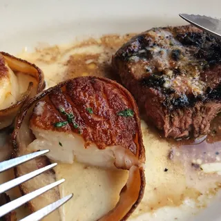 Bacon Wrapped Seared Sea Scallops