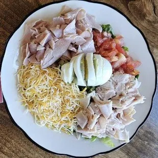 Finding a balance between a great tasting lunch and nutritious one can be difficult. Try our chef salad for a perfect balance.