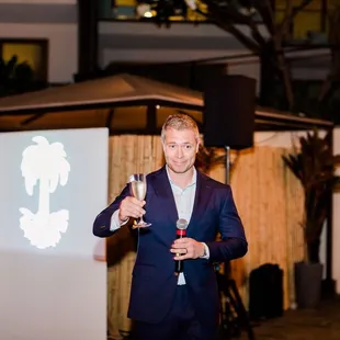 Original logo designed just for my wedding representing "Oakland meets Maui."