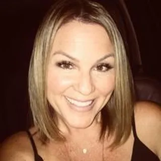 Rachel R.