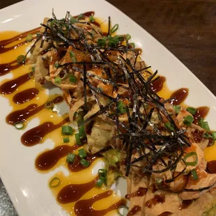 Salmon nachos