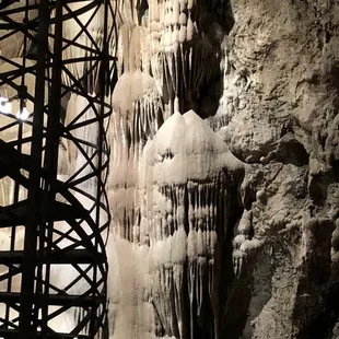 Wall of water formations