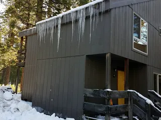 Pinecrest Lake Resort