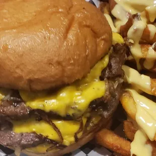 MOB XL and Cheese Fries (Double Chz Burger, 2/3vLbs of Beef)