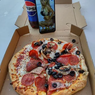 Best Pizza in Las Vega$ Yo!!! This is tha Bugsy!!! With a Pepsi &amp; My Date: Pamela Anderson Y'all!!!