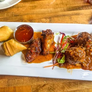 happy hour trio platter- included 1 egg roll (cut in half), (2) wings, and two meat balls