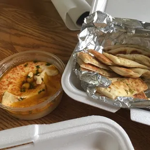 Regular/plain hummus and pita