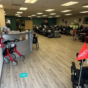 The showroom was very inviting, and it drew me in. Everything was spotless and bright.