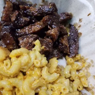 Vegan jerk chicken and macaroni and cheese!!