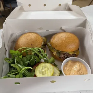 2 Pack sliders with Chipotle sauce