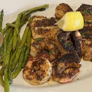 Blackened seafood platter.
