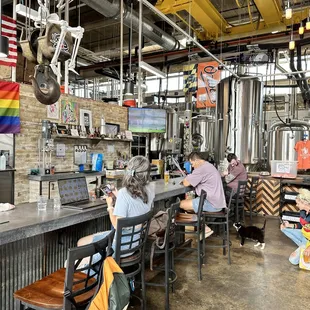 cool bar to meet new friends