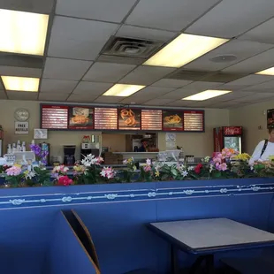 Pretty basic decor-- but good fish.