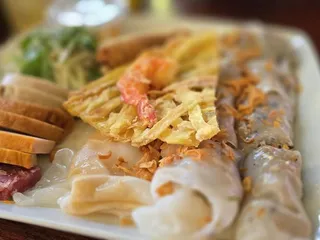 Banh Cuon Bun Moc Ong Ta