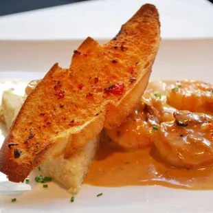 Shrimp and grits at cafe nola