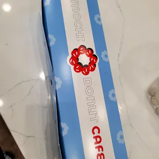 3 pack of doughnuts