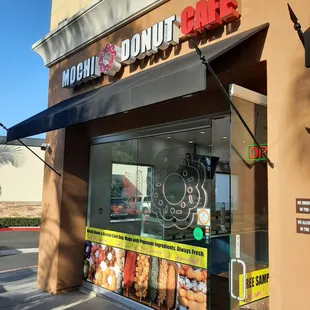 the outside of the restaurant