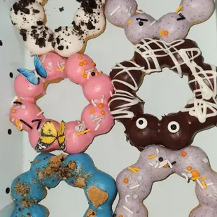 Cookie monster, strawberry, cookies and cream, 2 taro and chocolate