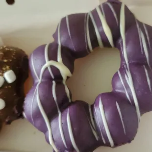 Ube mochi donut