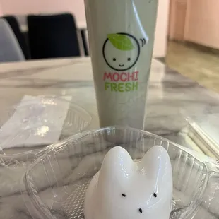 Coconut jelly and Matcha Bubble Milk