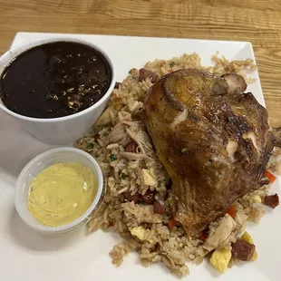 Mostrito Chaufa, with black beans instead of fries