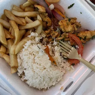 Pollo Saltado