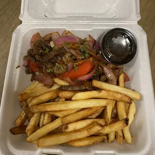 Lomo saltado