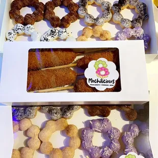 Wild strawberry, Matcha Oreo, churro, Oreo, black sesame, pumpkin spice and ube coconut