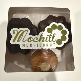 Cookies N Cream Mochi Donut