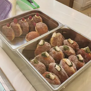 Ready to serve brioche buns, custard and matcha flavor @purplieeats